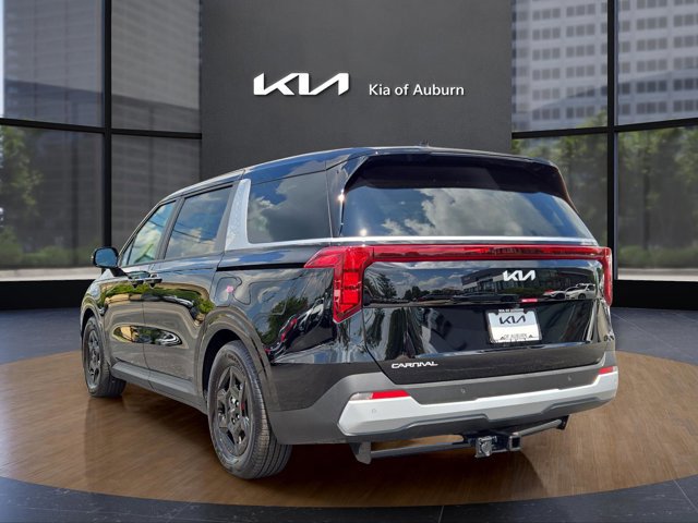 Used 2025 Kia Carnival FWD image 8