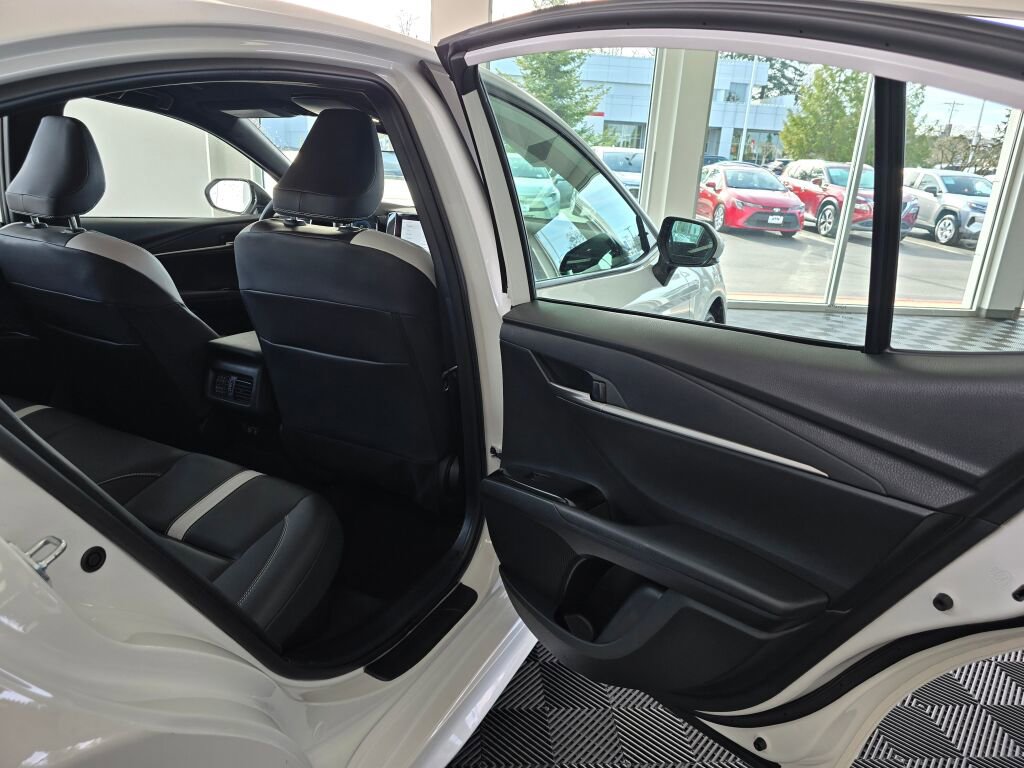 Used 2025 Toyota Camry SE image 41