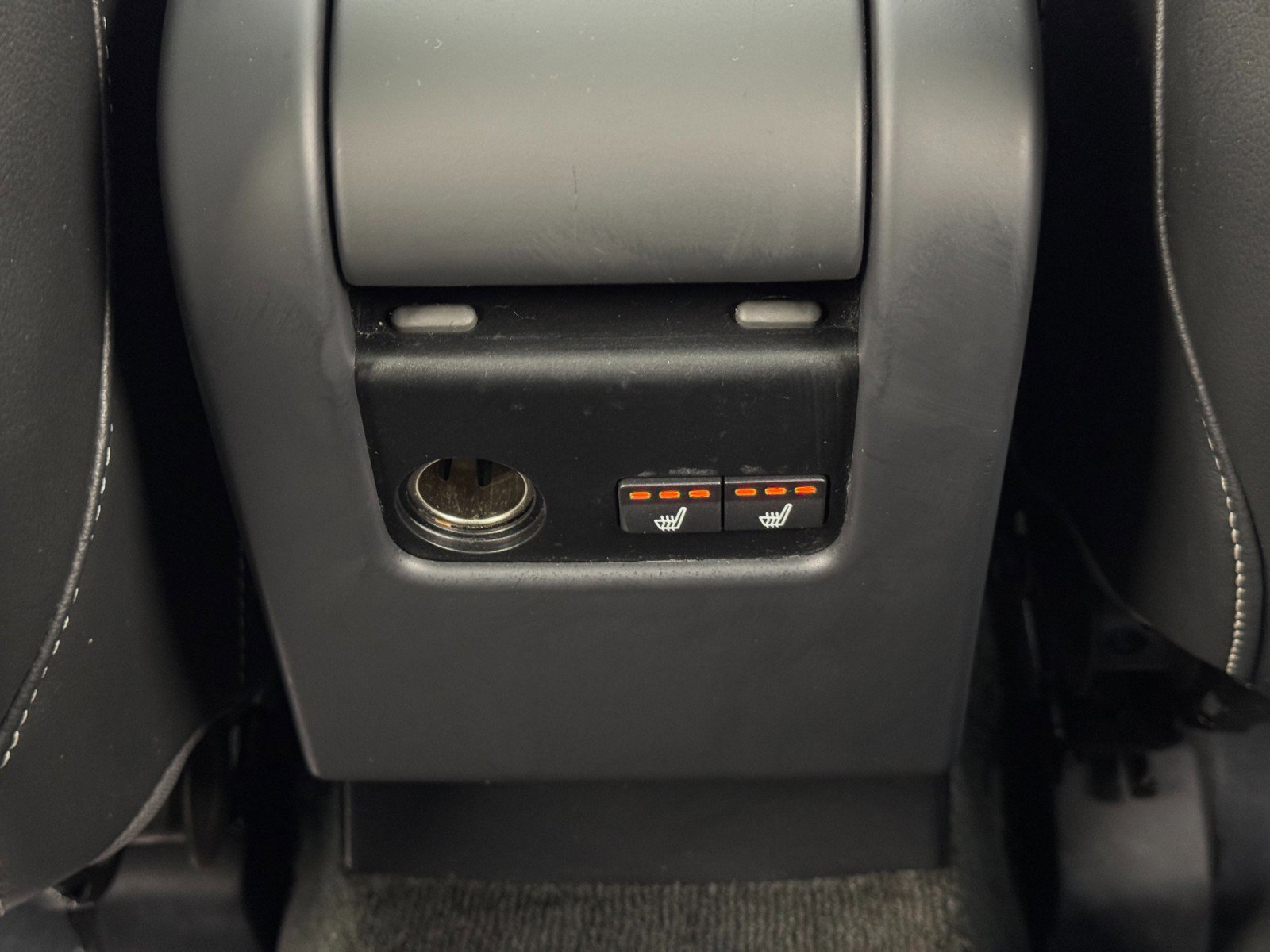 Used 2017 Volvo XC60 T5 Dynamic w/ Preferred Option Package image 31