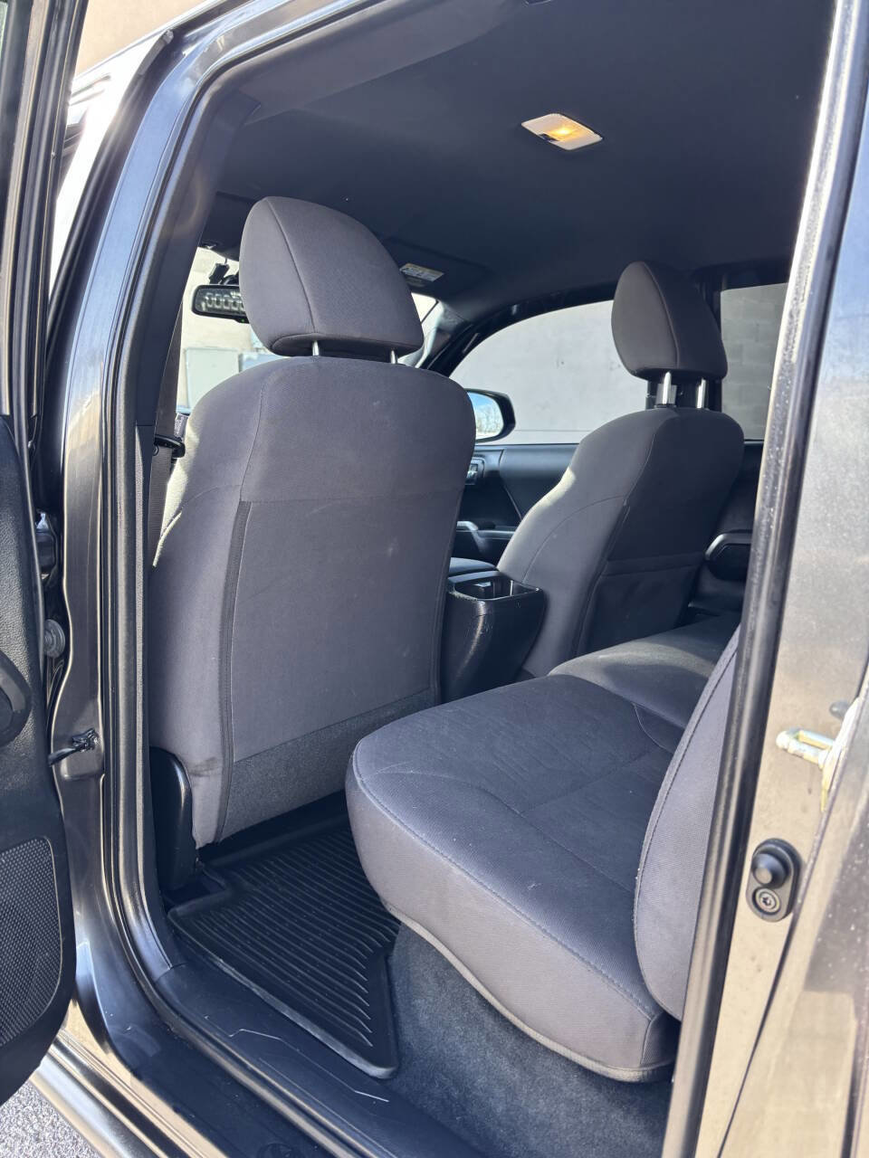 Used 2017 Toyota Tacoma TRD Off-Road w/ Tow Package image 18