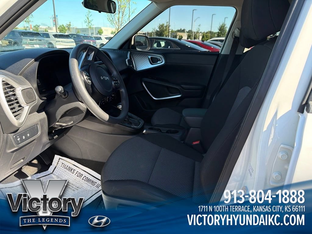 Used 2023 Kia Soul LX FWD image 11