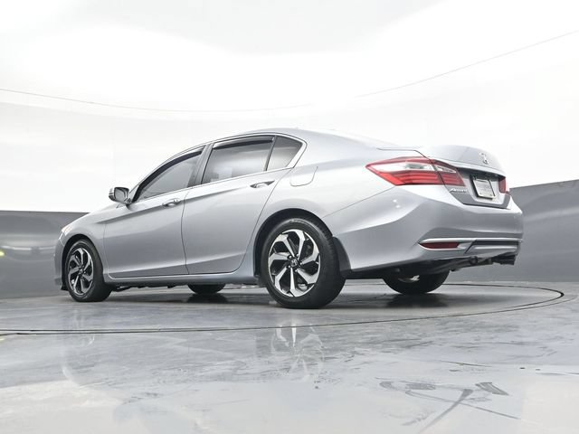 Used 2017 Honda Accord EX image 33