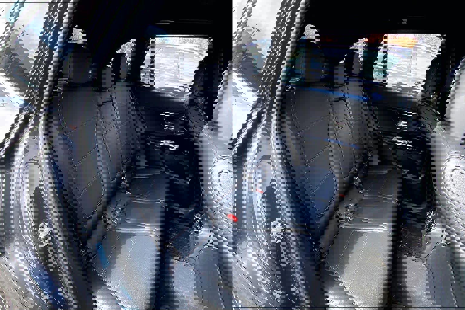 Used 2024 Mercedes-Benz GLC 300 4MATIC image 19