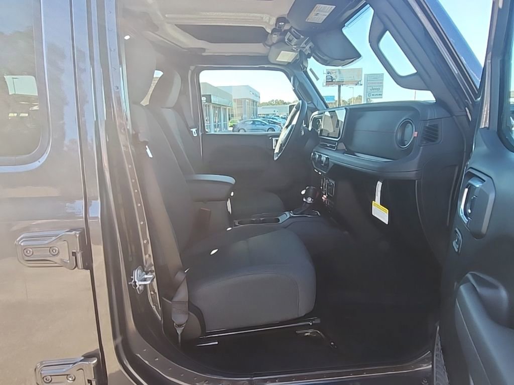 New 2026 Jeep Wrangler Unlimited Rubicon AWD/4WD image 12