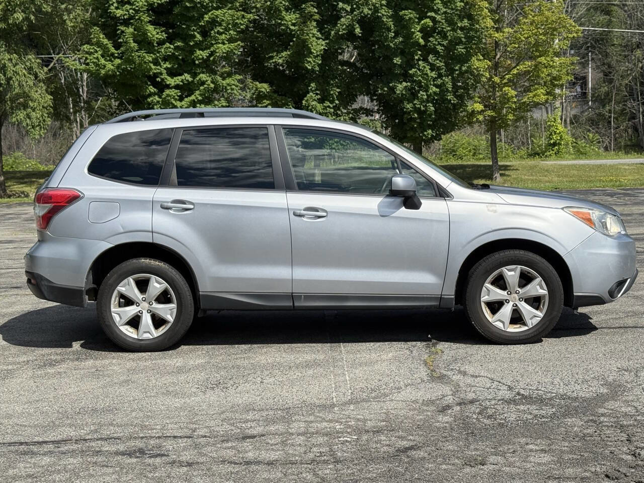 Used 2015 Subaru Forester 2.5i Premium w/ All-Weather Package image 4