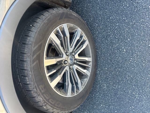 Used 2017 Ford Explorer Platinum AWD/4WD image 13