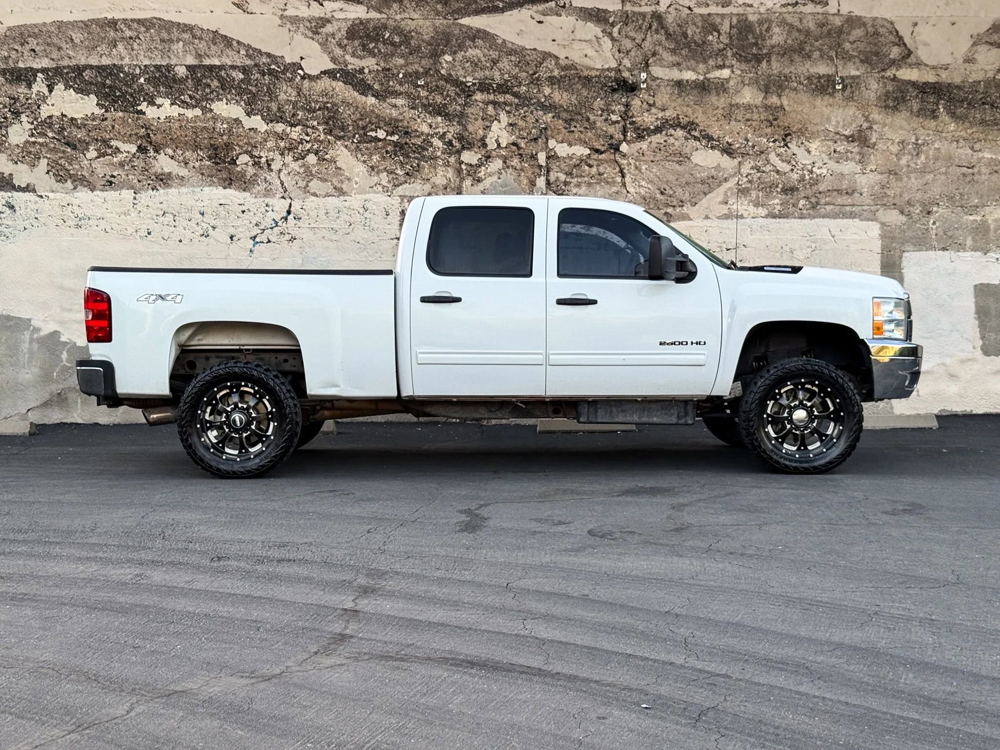 Used 2013 Chevrolet Silverado 2500 LT w/ Interior Plus Package image 3