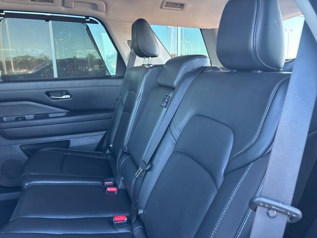 Used 2022 Nissan Pathfinder SL image 18