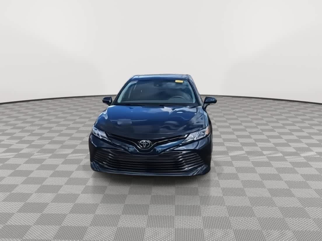 Used 2020 Toyota Camry LE w/ Convenience Package FWD image 3