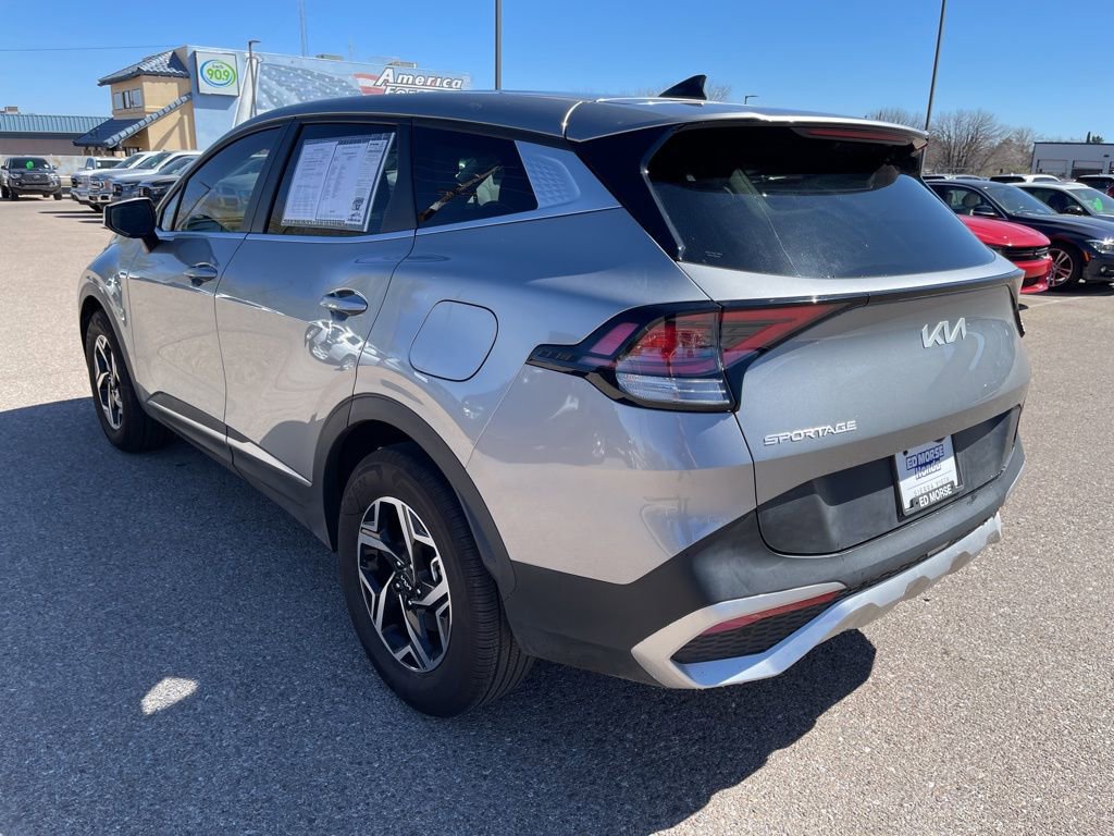 Used 2025 Kia Sportage LX FWD image 3