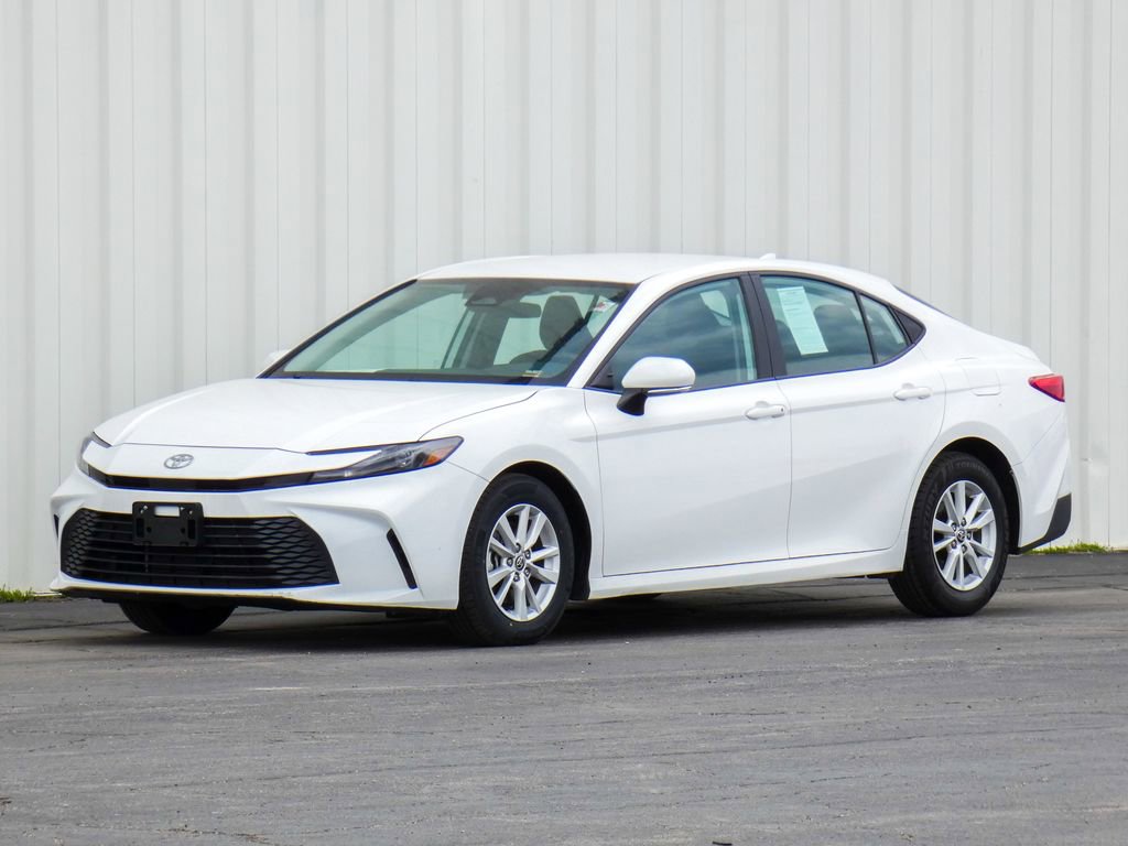 Used 2025 Toyota Camry LE FWD image 34