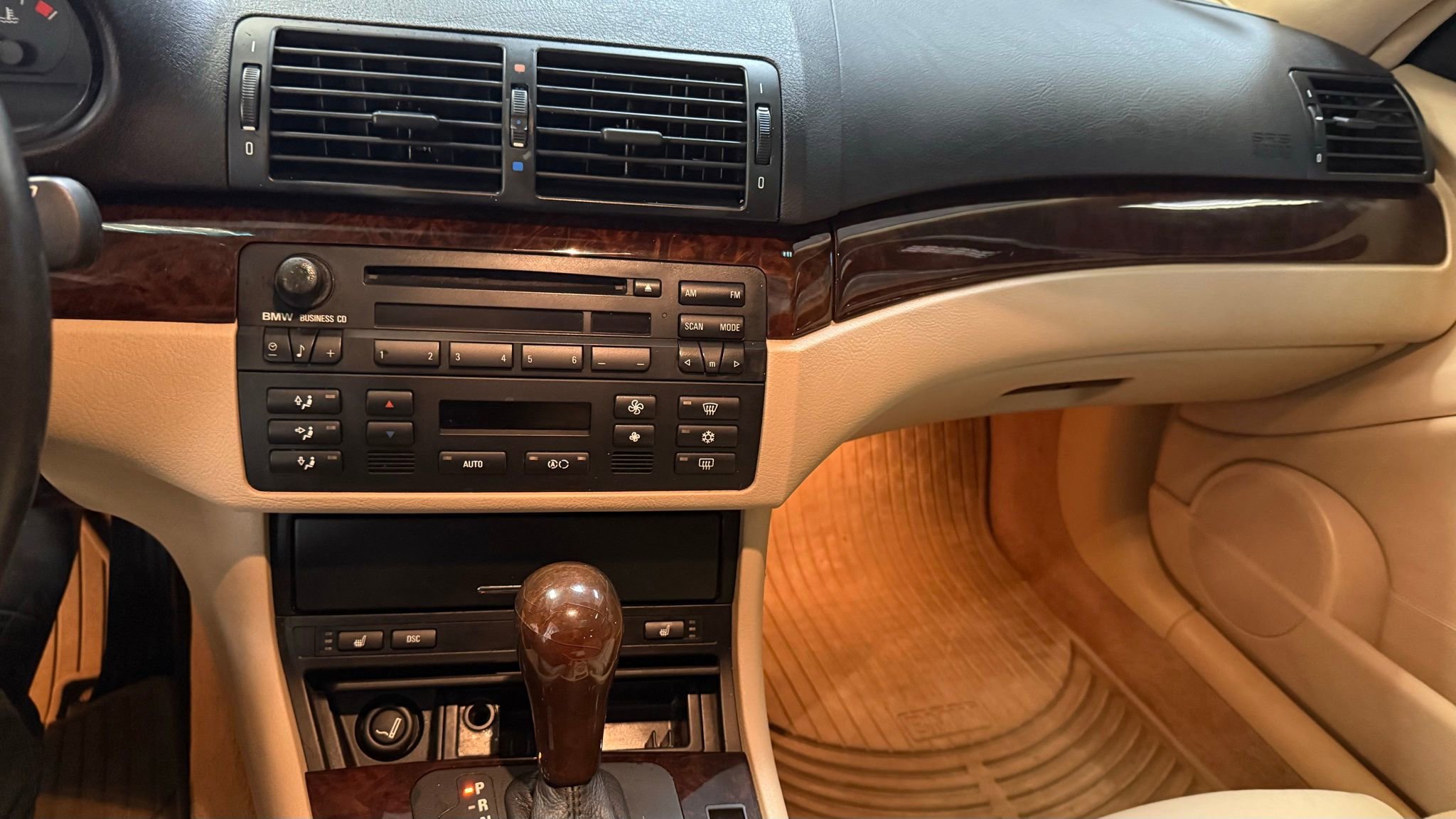 Used 2004 BMW 325Ci Coupe image 16