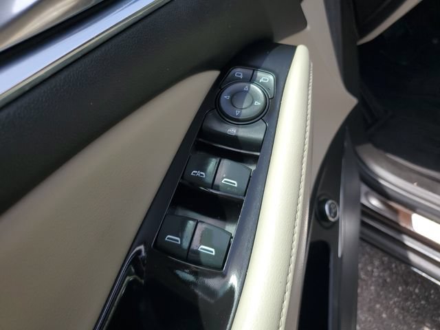 Used 2018 Buick Enclave Essence FWD image 17