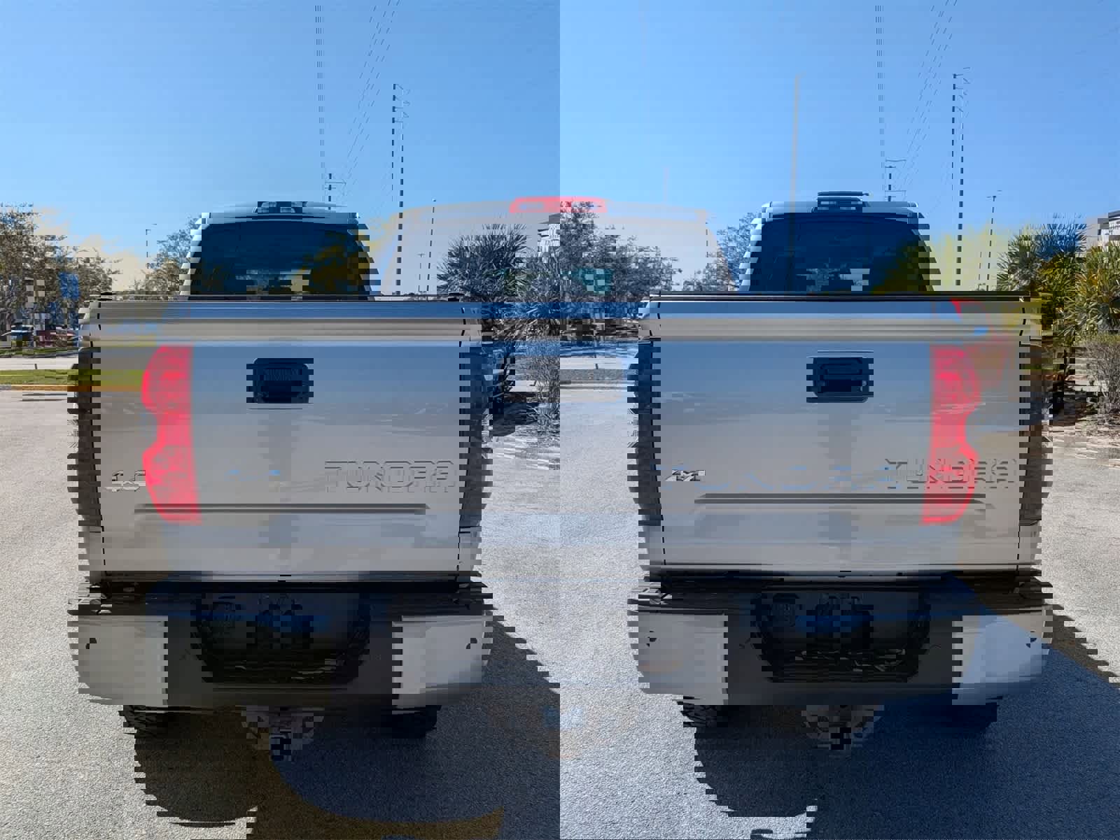 Used 2014 Toyota Tundra Limited w/ Limited Premium Package image 5