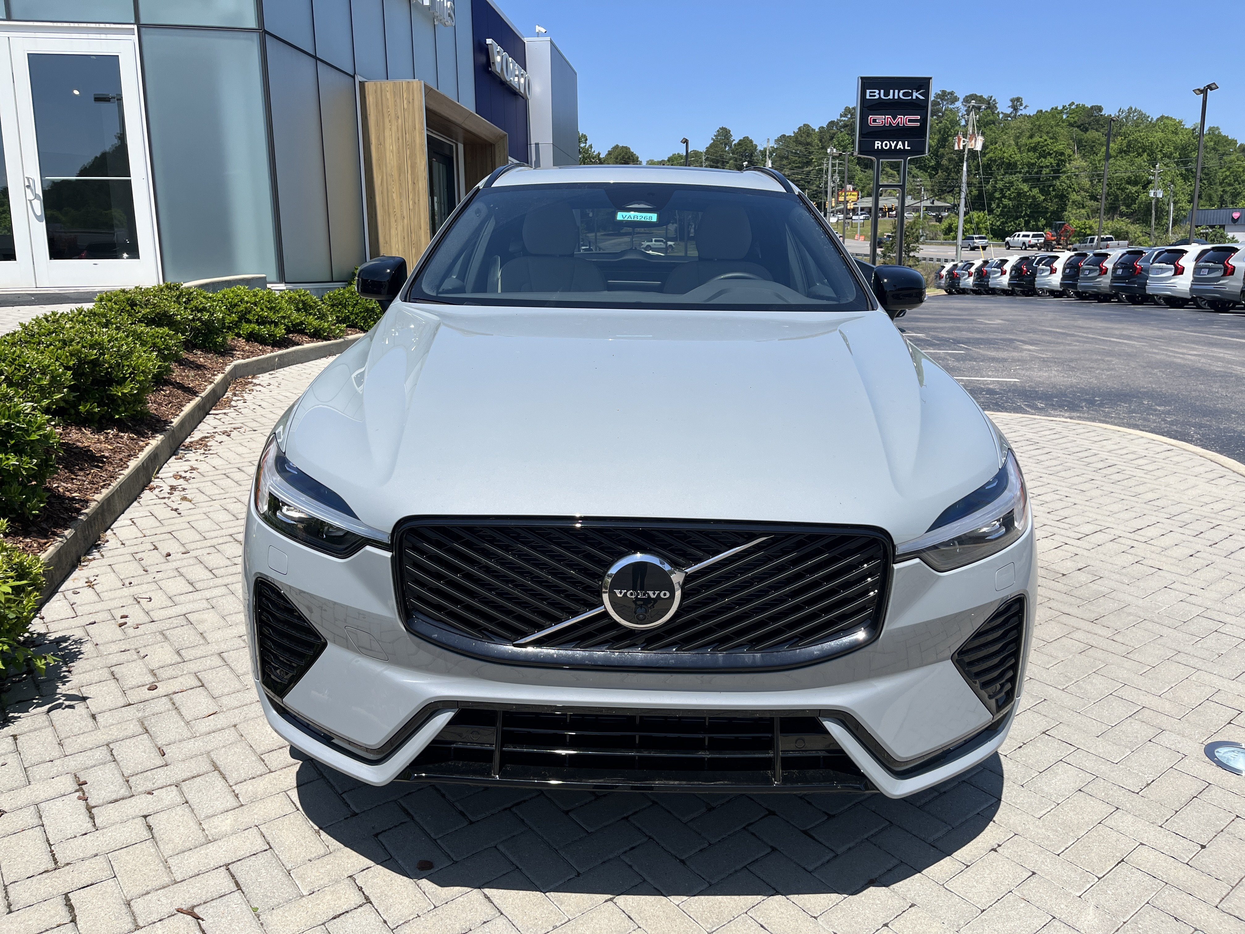 New 2026 Volvo XC60 B5 Plus w/ Protection Package Premier AWD/4WD image 7