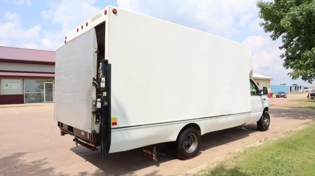 Used 2017 Ford E-350 and Econoline 350 Super Duty RWD image 6