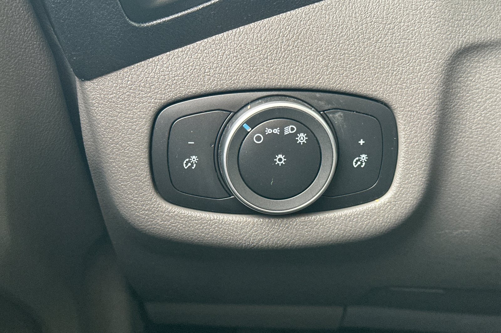 Used 2022 Ford Transit Connect XL FWD image 25