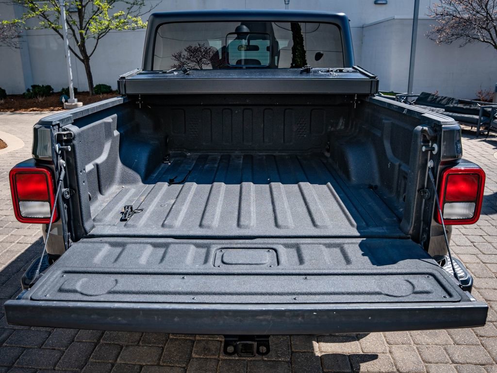 Used 2023 Jeep Gladiator Sport image 17