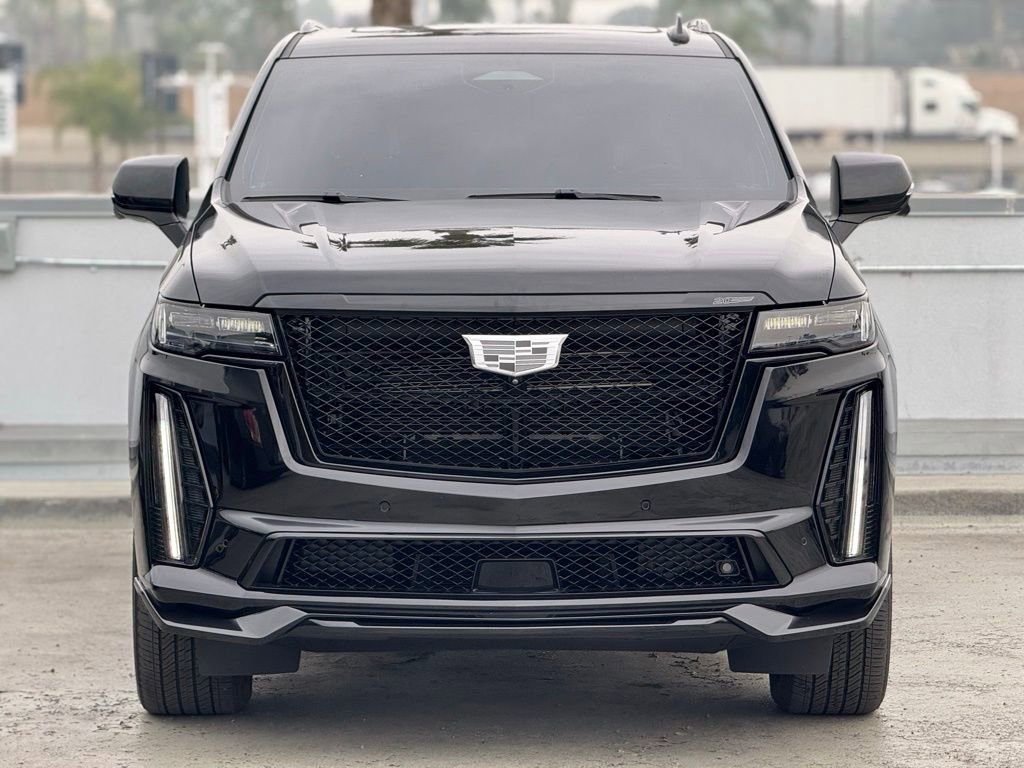 Used 2024 Cadillac Escalade V w/ LPO, ONYX Package image 3