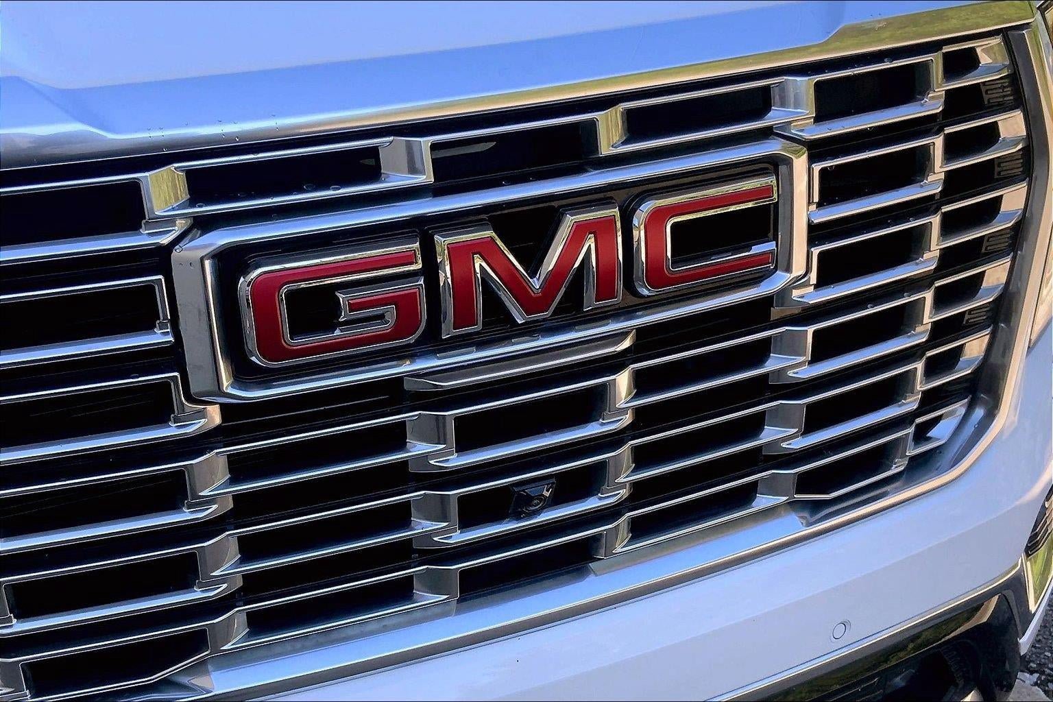 Used 2025 GMC Yukon Denali AWD/4WD image 30