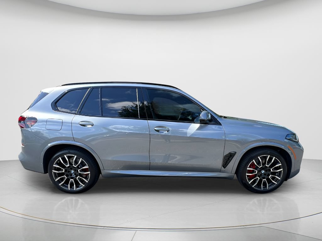 New 2026 BMW X5 xDrive50e w/ M Sport Package AWD/4WD image 4