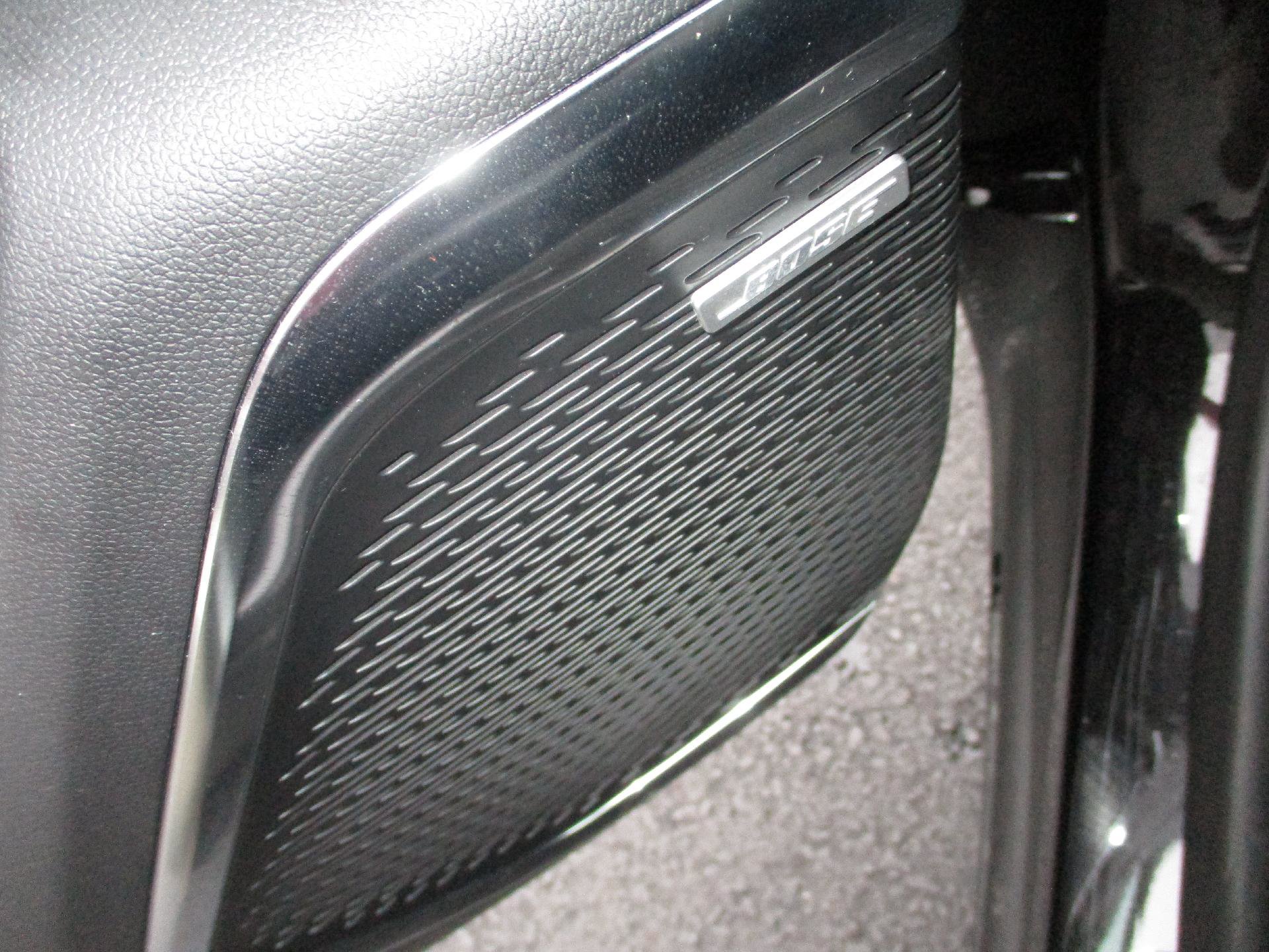 Used 2025 GMC Acadia Elevation image 10