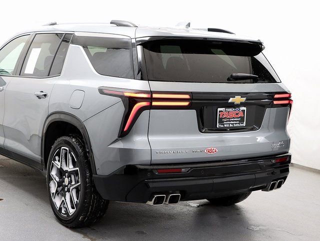 New 2026 Chevrolet Traverse High Country w/ LPO, Cargo Package AWD/4WD image 9