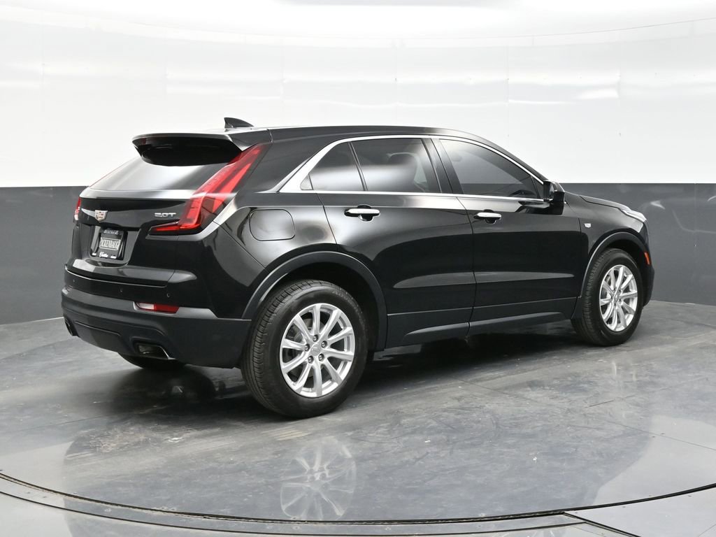Used 2019 Cadillac XT4 Luxury w/ Cold Weather Package image 7