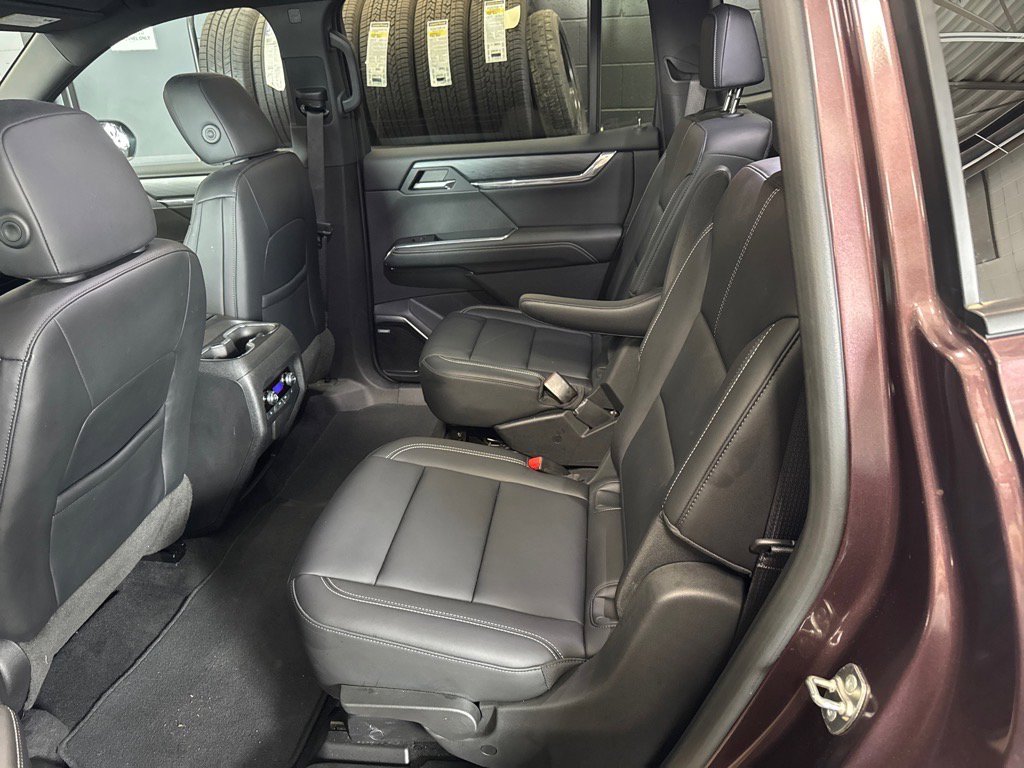 Used 2024 GMC Acadia Elevation w/ Black Edition image 10