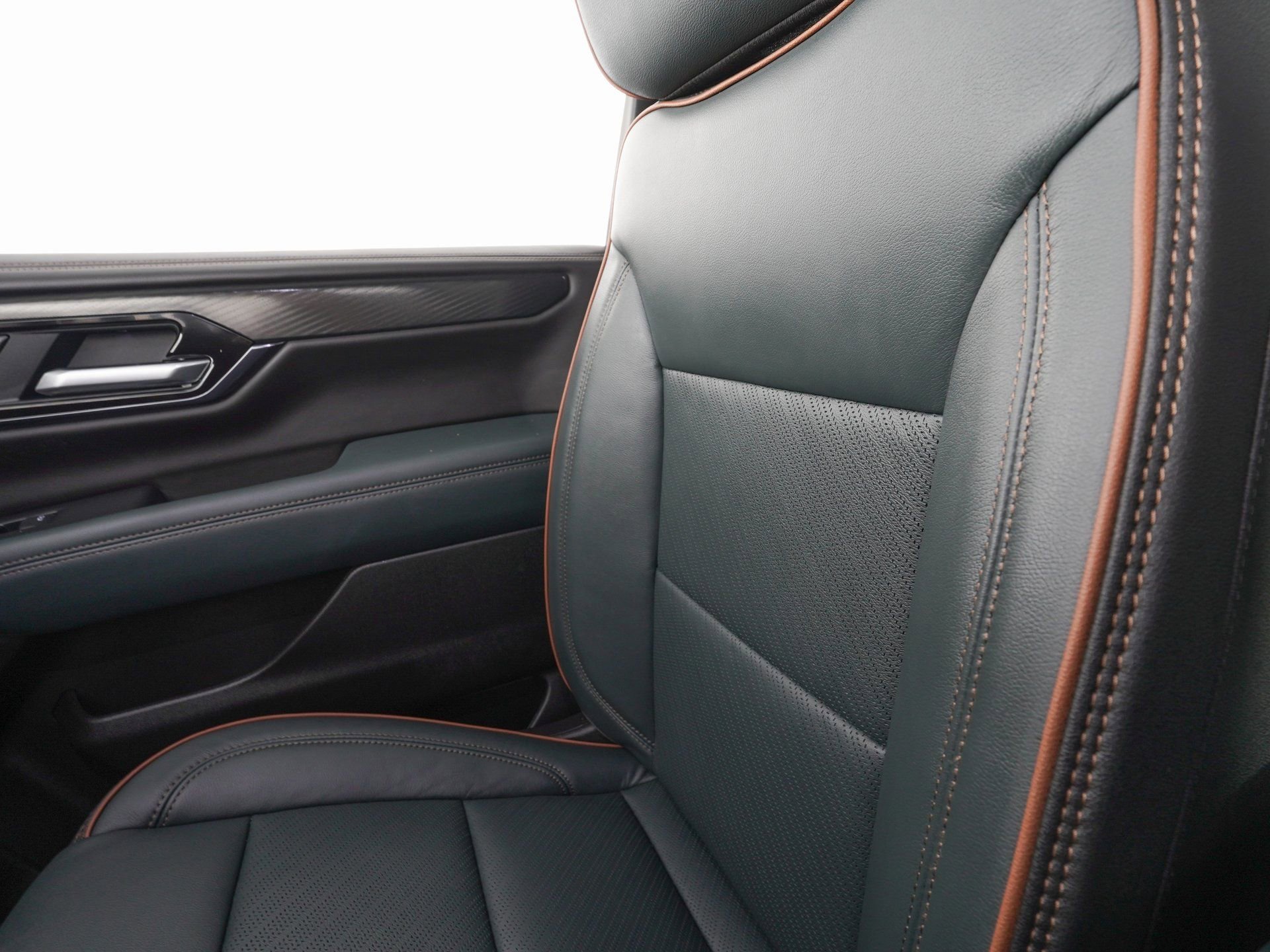 Used 2026 GMC Yukon AT4 image 29