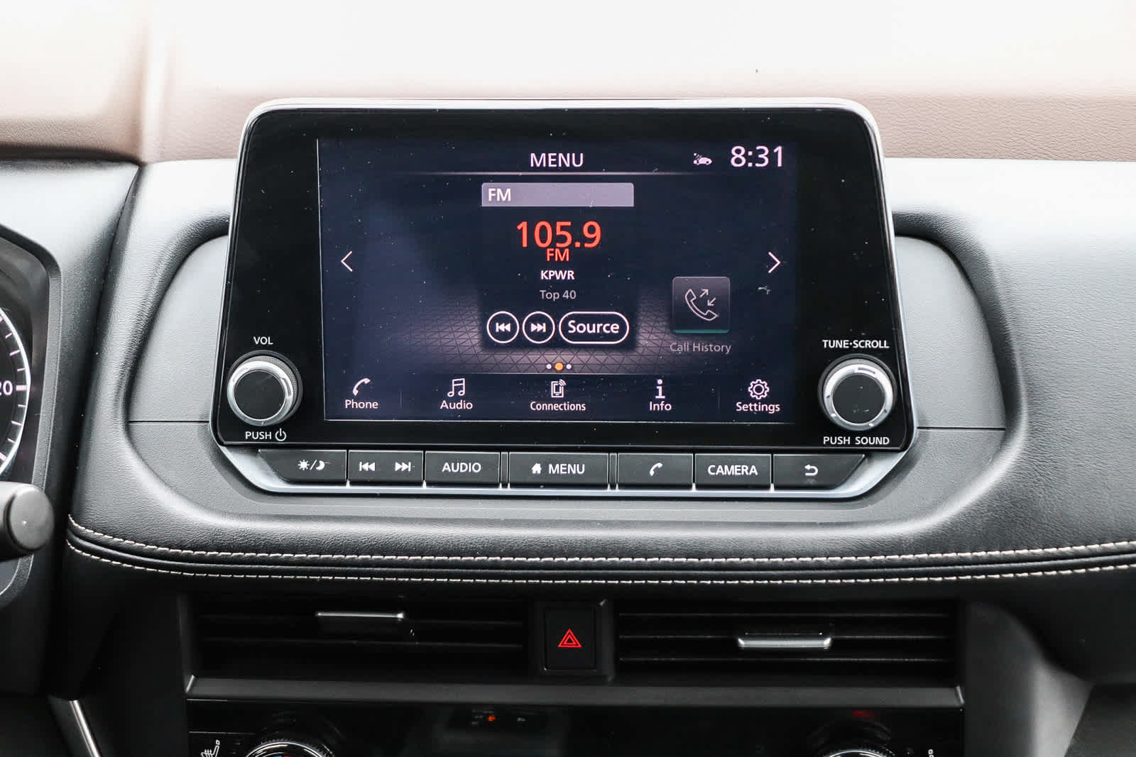 Used 2023 Nissan Rogue SV w/ SV Premium B Package FWD image 14