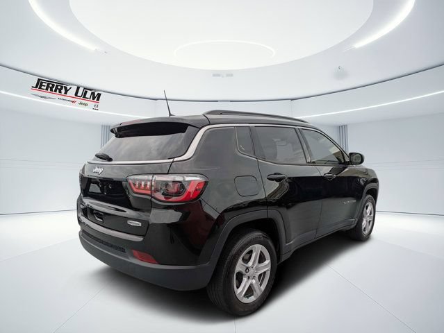 Certified 2023 Jeep Compass Latitude AWD/4WD image 3
