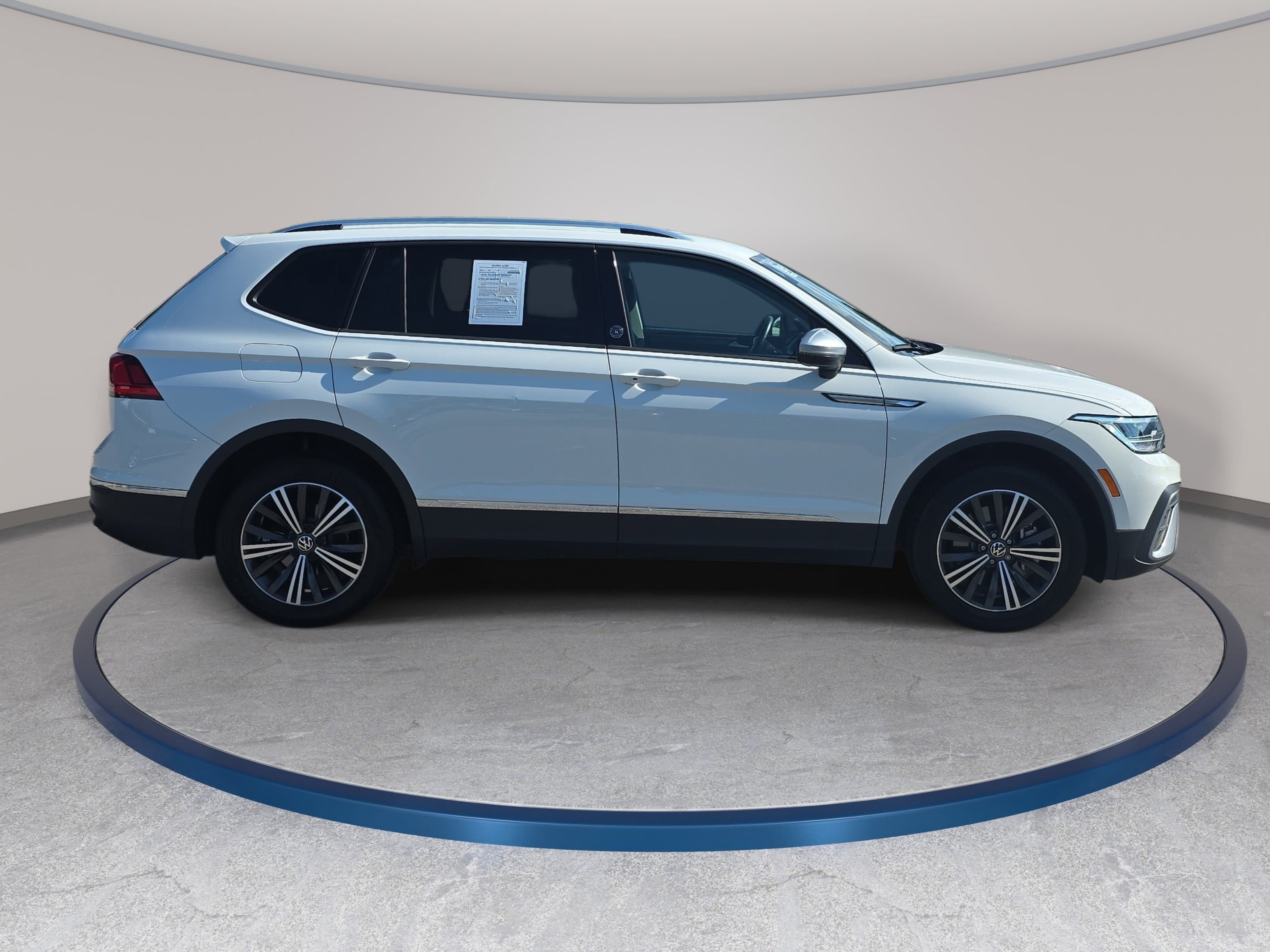 Used 2024 Volkswagen Tiguan Wolfsburg Edition FWD image 4
