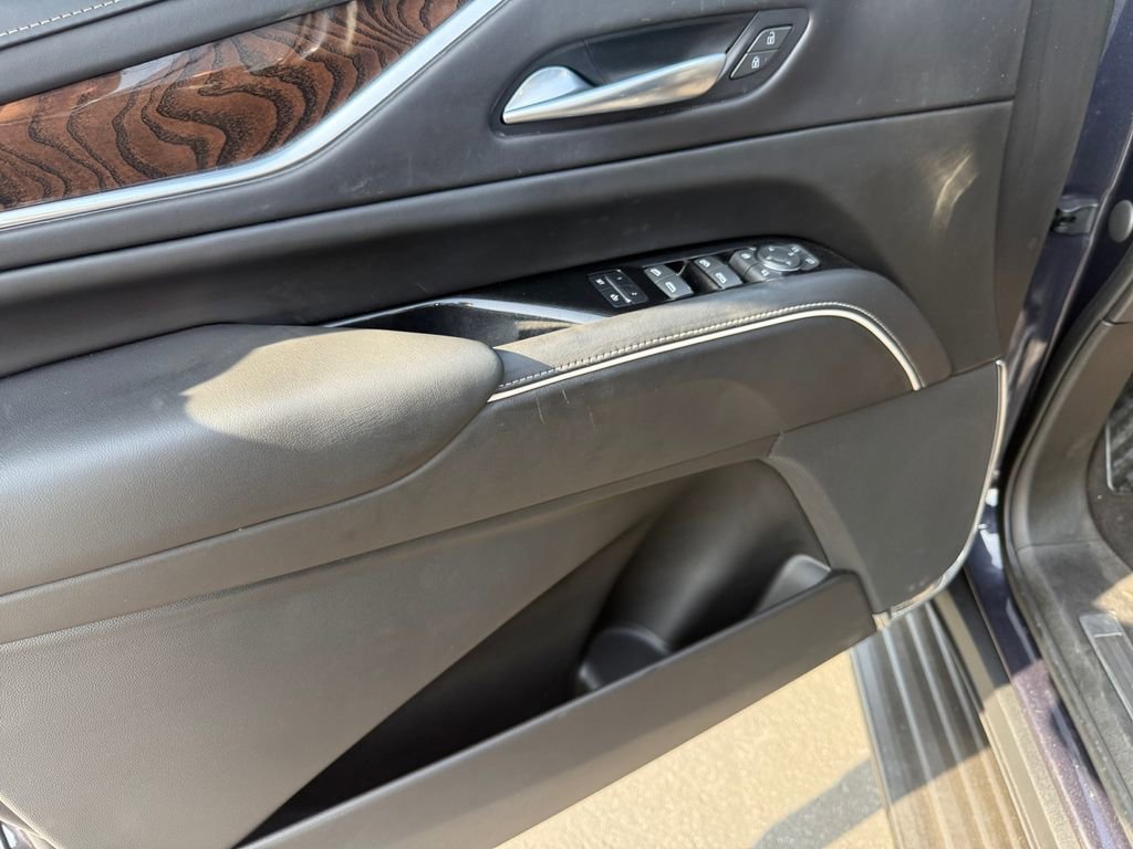 Used 2023 Cadillac Escalade Sport Platinum image 11