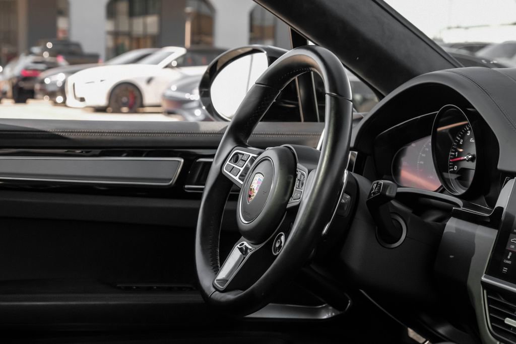 Used 2020 Porsche Cayenne Turbo image 11