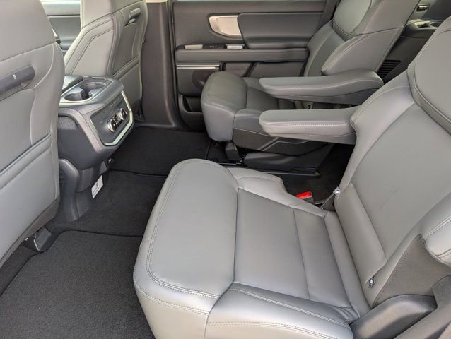 New 2026 Ford Expedition Active image 28