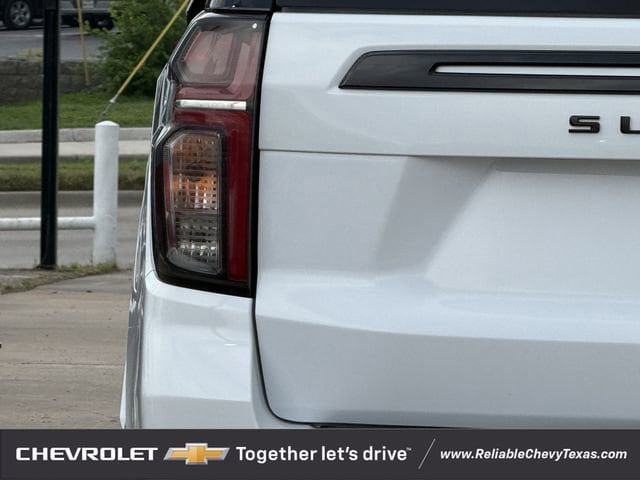 Used 2023 Chevrolet Suburban RST AWD/4WD image 9