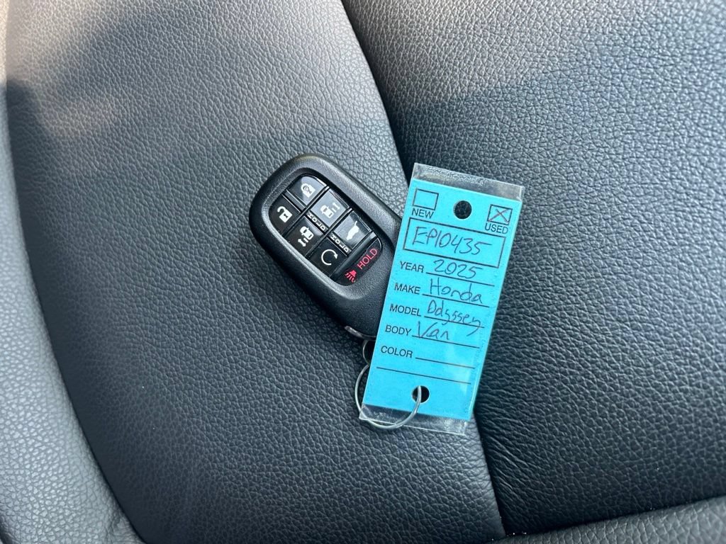 Used 2025 Honda Odyssey EX-L image 32