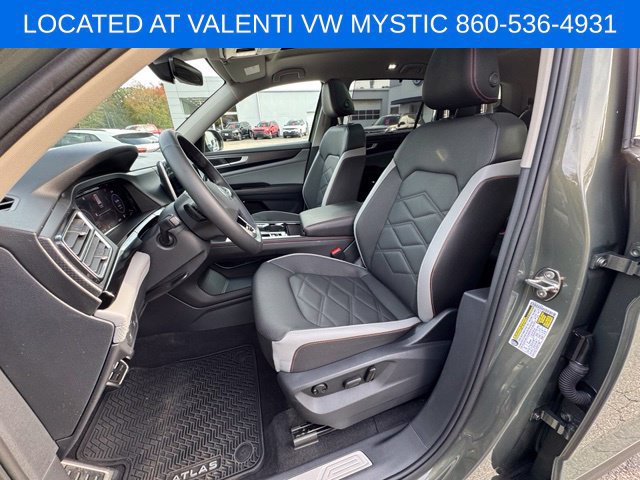 Certified 2025 Volkswagen Atlas Peak Edition SE AWD/4WD image 36
