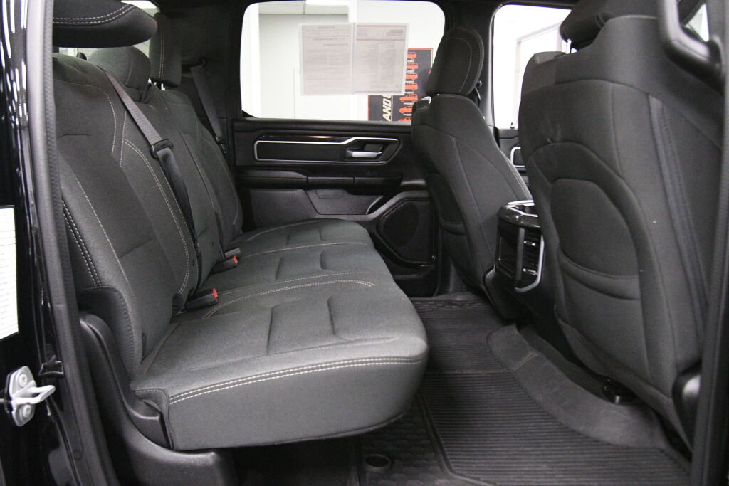 Used 2023 RAM 1500 Big Horn AWD/4WD image 24