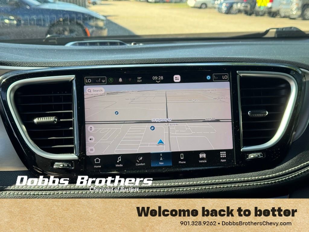 Used 2022 Chrysler Pacifica Limited w/ Uconnect Theater Family Group FWD image 24