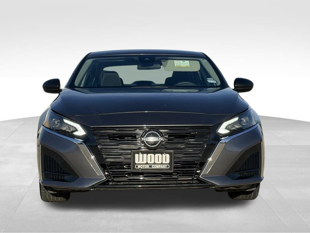 Used 2024 Nissan Altima 2.5 SV image 8