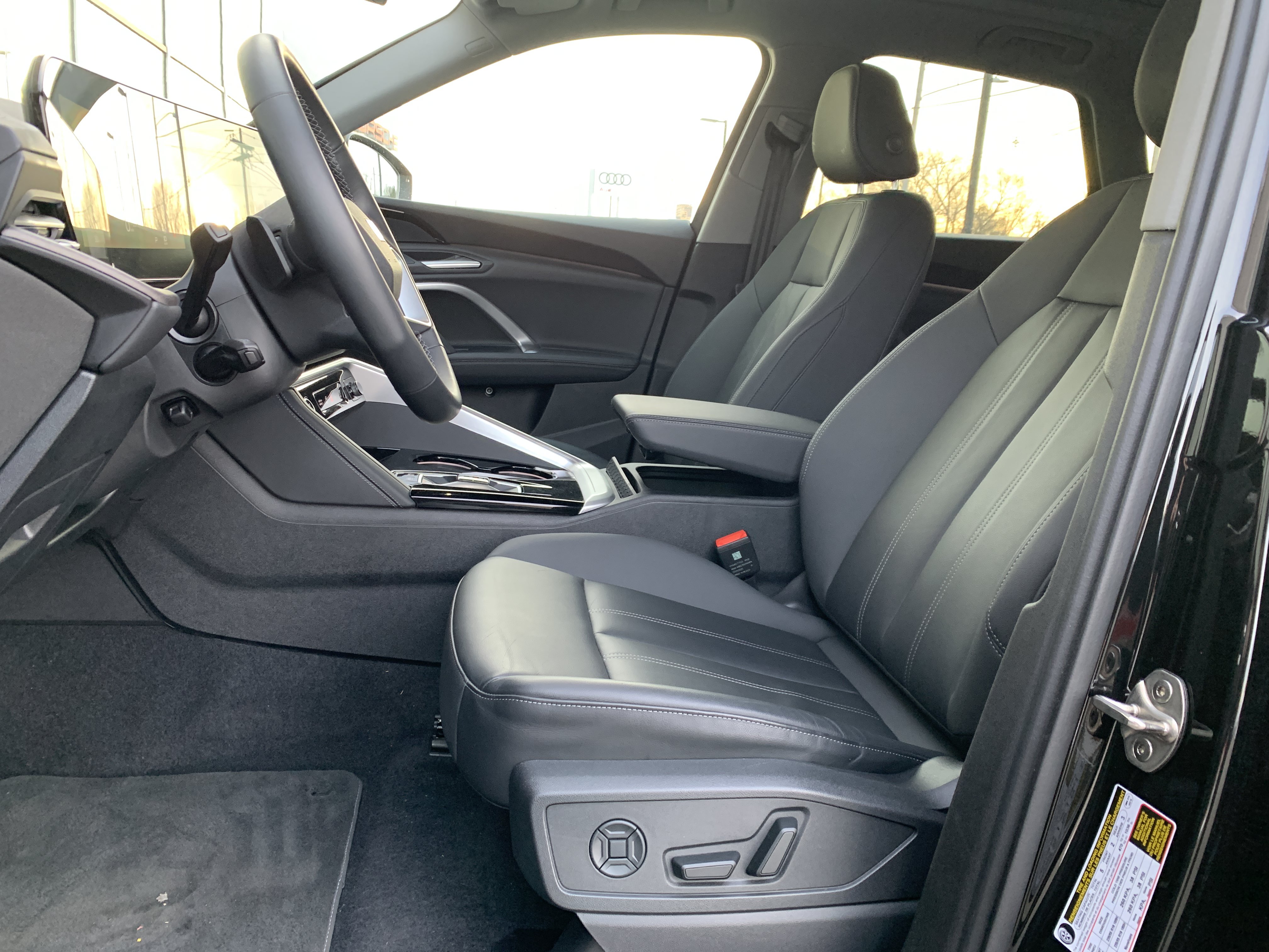 Certified 2025 Audi Q5 Premium w/ Convenience Package AWD/4WD image 5