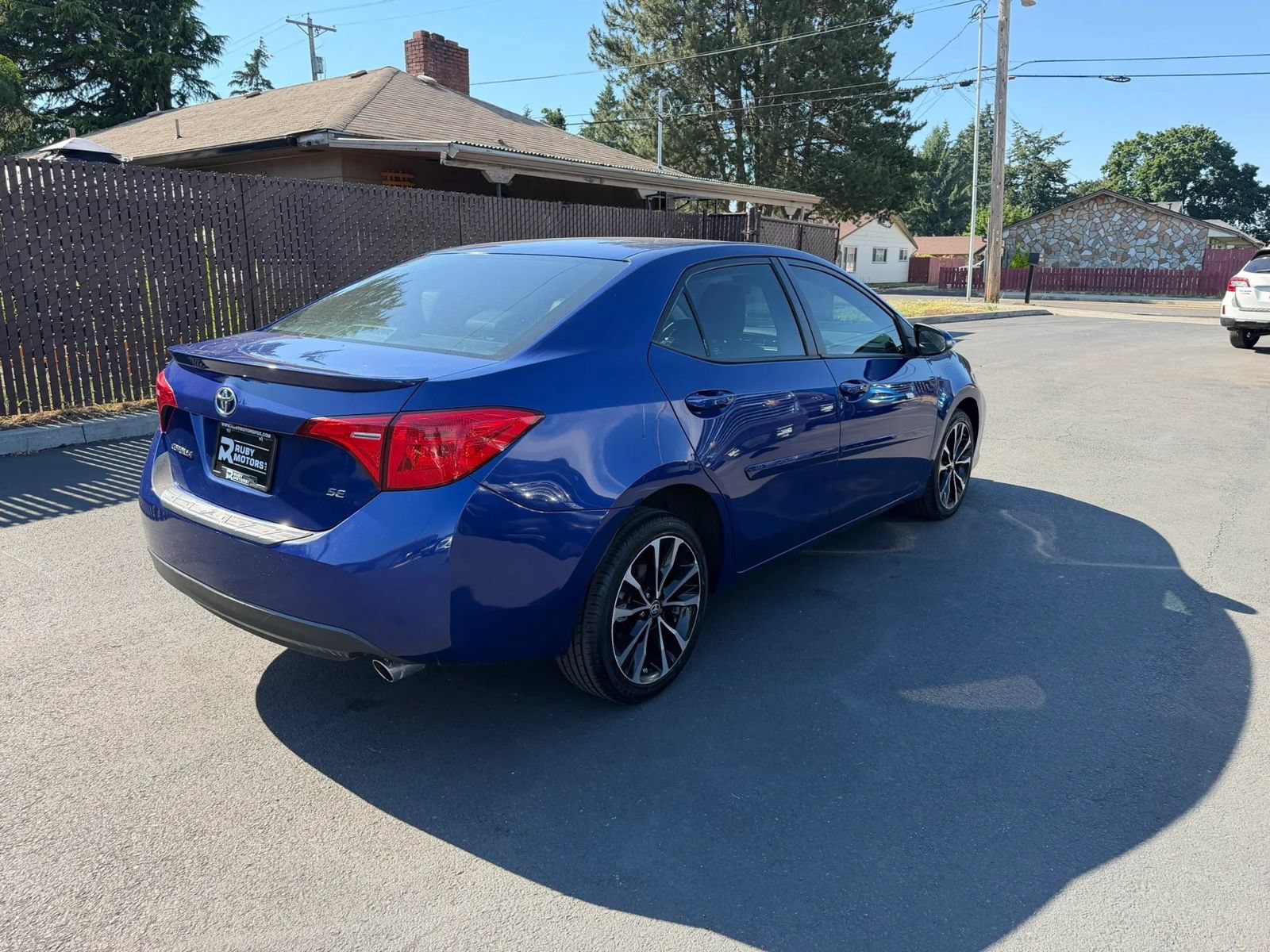 Used 2017 Toyota Corolla SE w/ Body Protection Package FWD image 5