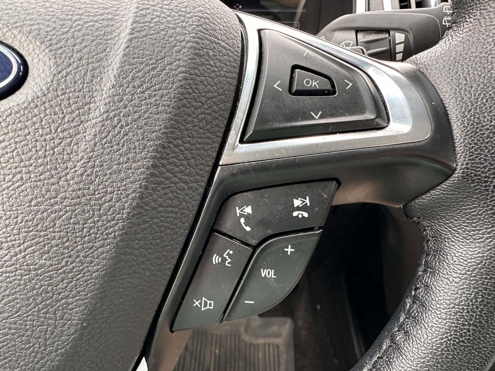 Used 2019 Ford Edge SEL w/ Equipment Group 201A AWD/4WD image 18