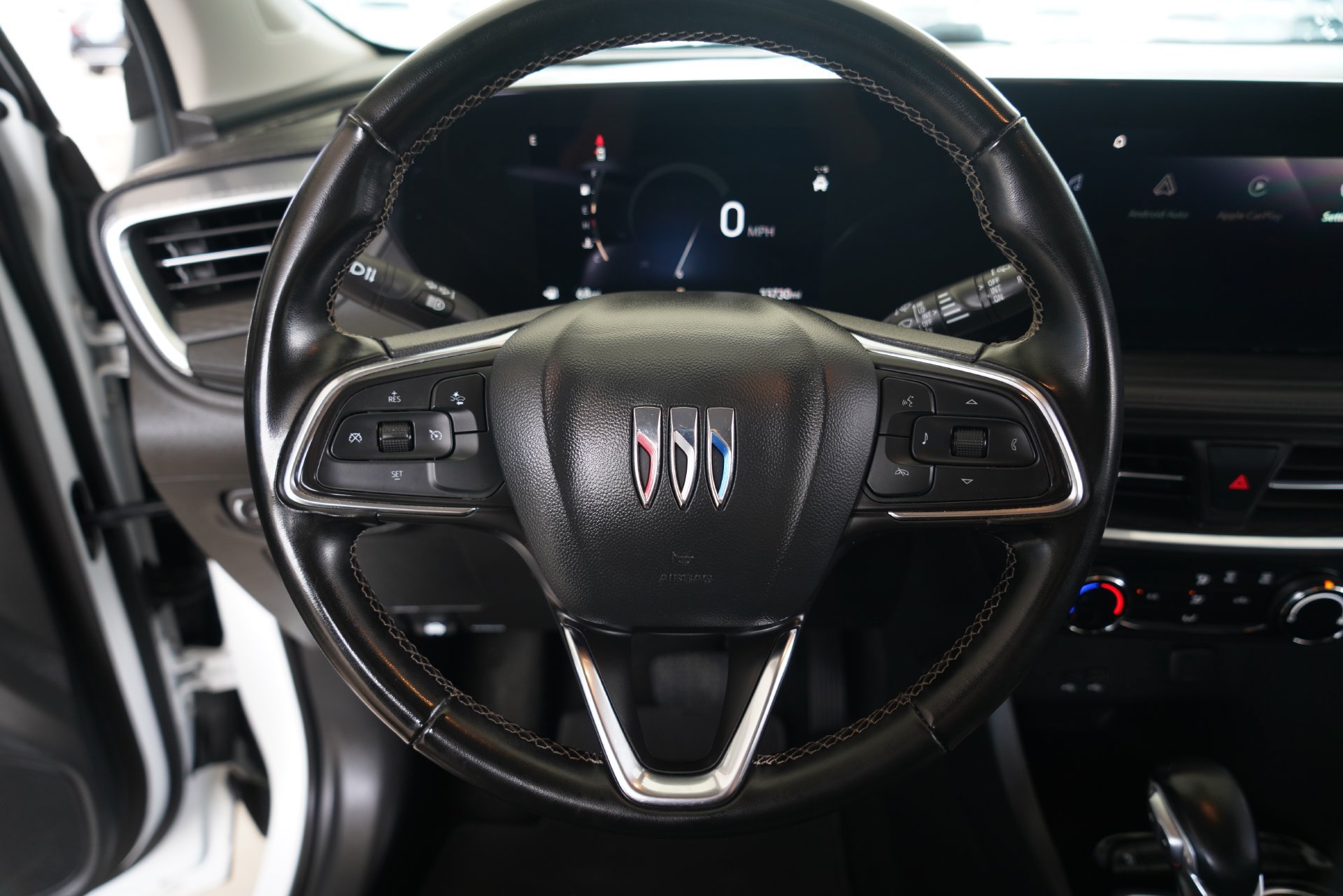 Used 2024 Buick Encore GX Preferred FWD image 11