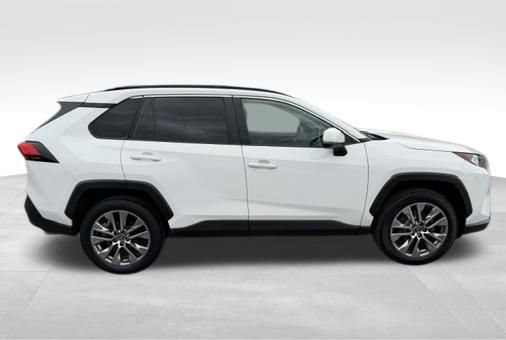 Used 2019 Toyota RAV4 XLE Premium w/ Cold Weather Package image 4