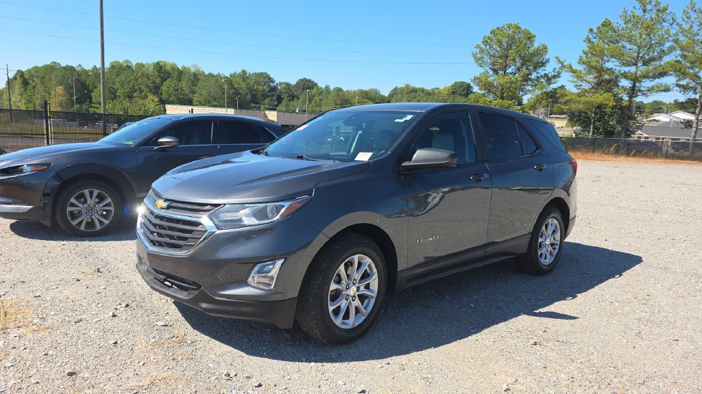 Used 2020 Chevrolet Equinox LS w/ LS Convenience Package FWD image 3