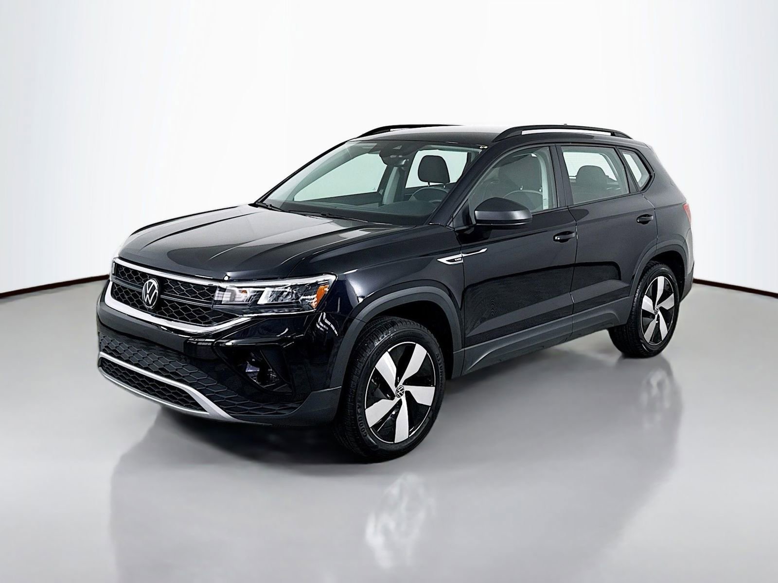 Certified 2024 Volkswagen Taos S AWD/4WD image 1