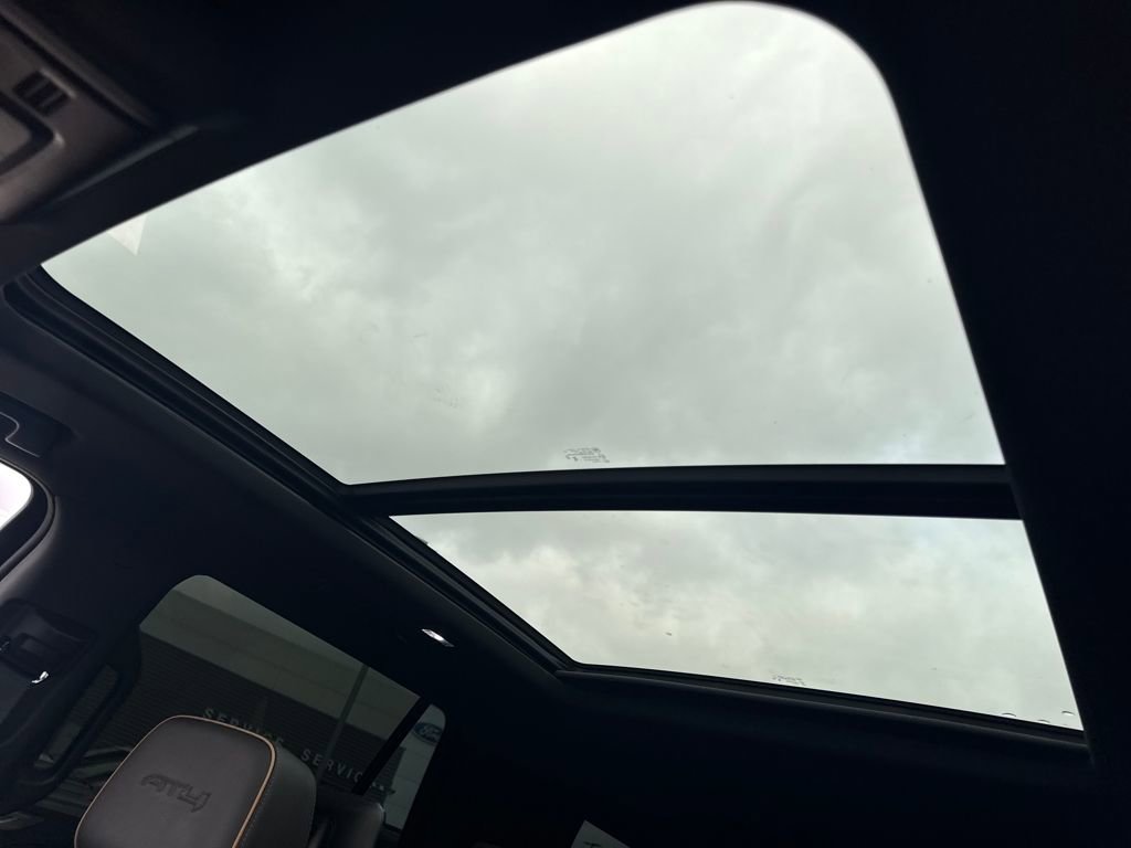 Used 2024 GMC Yukon AT4 w/ Technology Package image 16